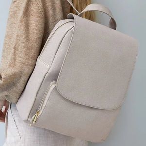 Stackers travel backpack in Taupe